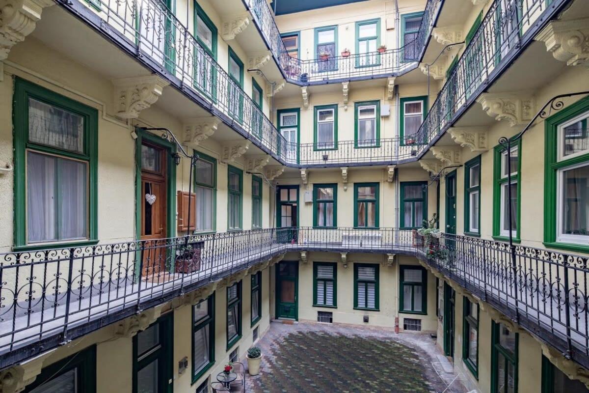 Quiet Comfort - Central Buda Budapest Esterno foto